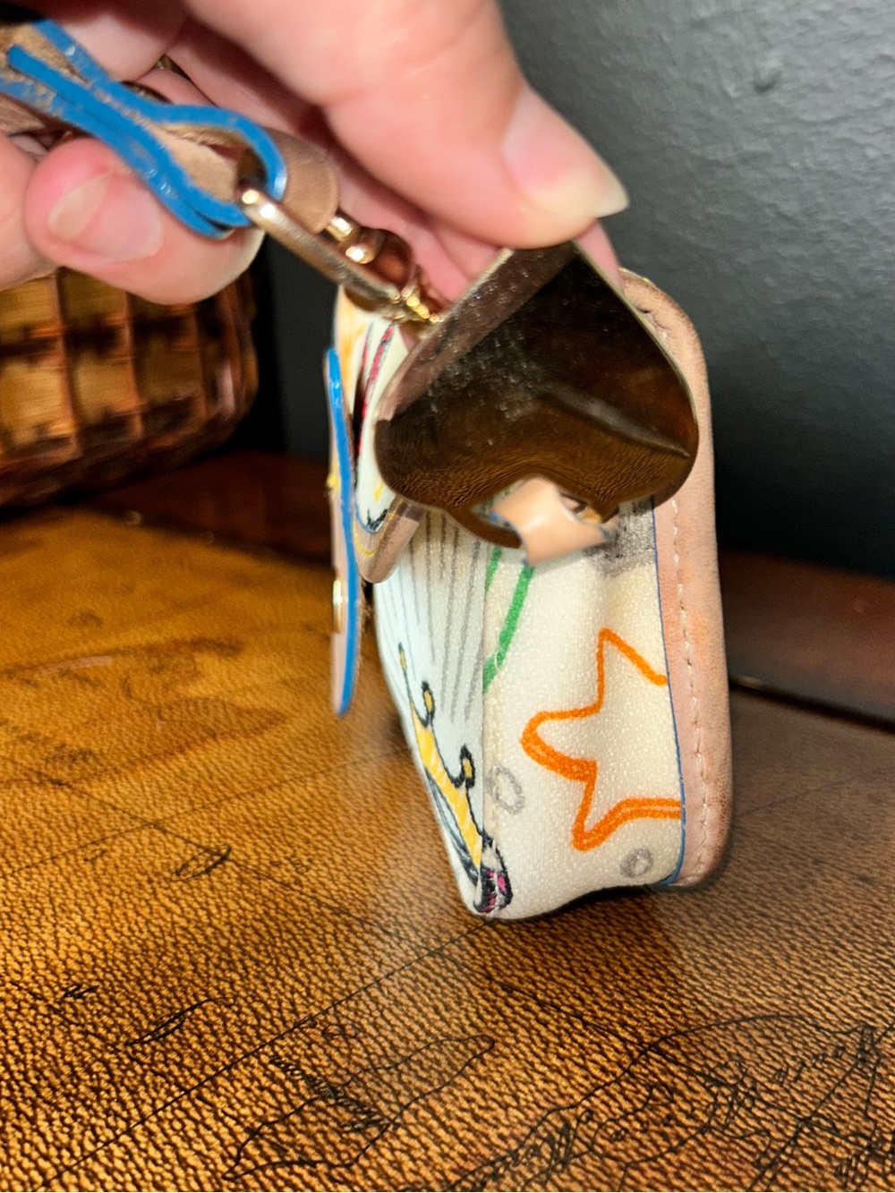 Vintage Dooney & Bourke Rare Disney Sketch flap wristlet with Hangtag -EUC- - Picture 6 of 16
